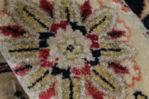 Tabriz Beige Hand Knotted 91 X 119 Area Rug 250-26076 Image 11