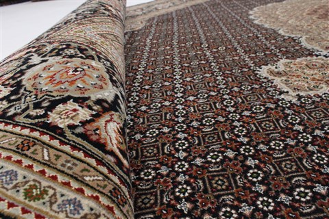 Mahi Black Hand Knotted 83 X 1110 Area Rug 250-26079 Image 11
