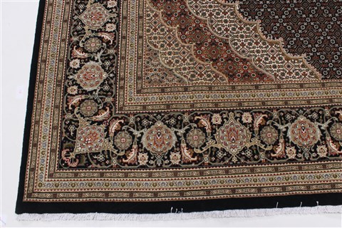 Mahi Black Hand Knotted 83 X 1110 Area Rug 250-26079 Image 5
