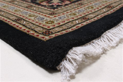 Mahi Black Hand Knotted 83 X 1110 Area Rug 250-26079 Image 6