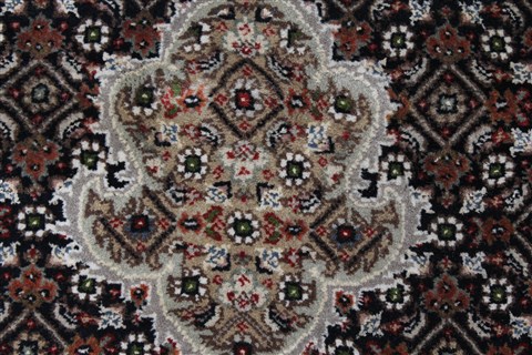 Mahi Black Hand Knotted 83 X 1110 Area Rug 250-26079 Image 7