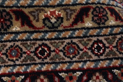 Mahi Beige Hand Knotted 83 X 115 Area Rug 250-26082 Image 10