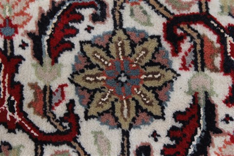 Mahi Beige Hand Knotted 83 X 115 Area Rug 250-26082 Image 9