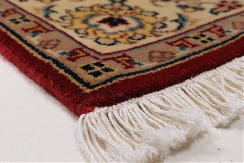 Isfahan Red Runner Hand Knotted 27 X 61 Area Rug 250-26086 Image 5