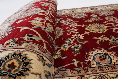 Isfahan Red Runner Hand Knotted 27 X 61 Area Rug 250-26086 Image 9
