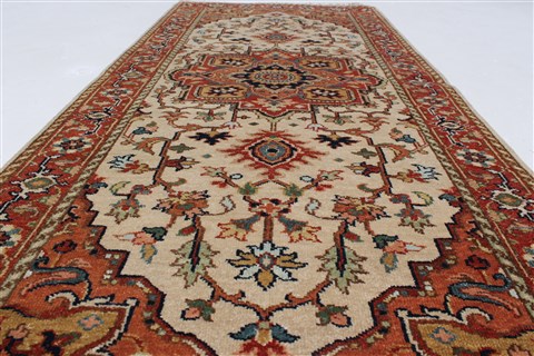 Serapi White Runner Hand Knotted 27 X 59 Area Rug 250-26090 Image 10