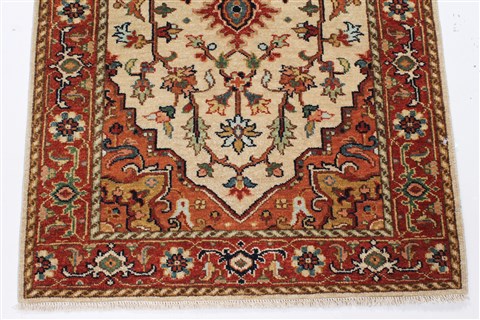 Serapi White Runner Hand Knotted 27 X 59 Area Rug 250-26090 Image 3