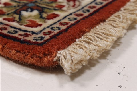 Sarouk Beige Runner Hand Knotted 26 X 62  Area Rug 250-26092 Image 5