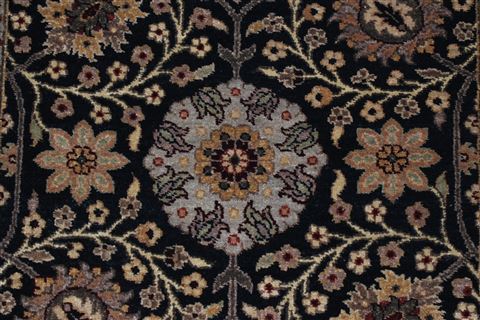 Agra Beige Runner Hand Knotted 27 X 60 Area Rug 250-26093 Image 3