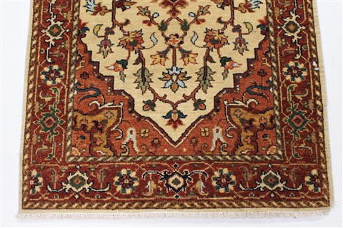 Serapi White Runner Hand Knotted 26 X 61 Area Rug 250-26095 Image 5