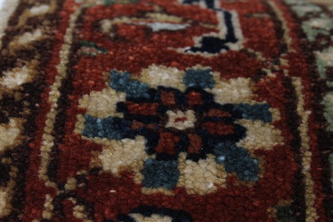 Serapi Beige Runner Hand Knotted 26 X 61 Area Rug 250-26110 Image 7