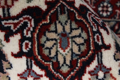 Herati Red Hand Knotted 81 X 114 Area Rug 250-26174 Image 8