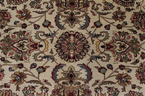 Kashan Beige Hand Knotted 811 X 120 Area Rug 250-26182 Image 4