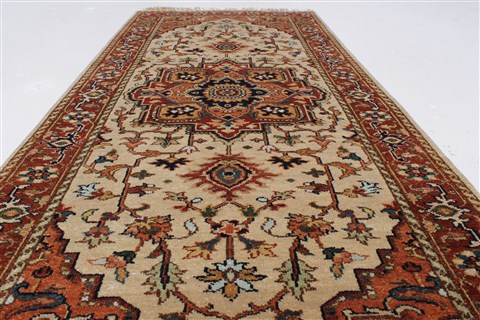 Serapi Beige Runner Hand Knotted 27 X 59 Area Rug 250-26192 Image 1