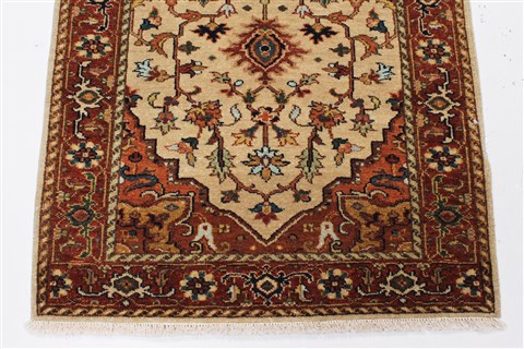 Serapi Beige Runner Hand Knotted 27 X 59 Area Rug 250-26192 Image 4