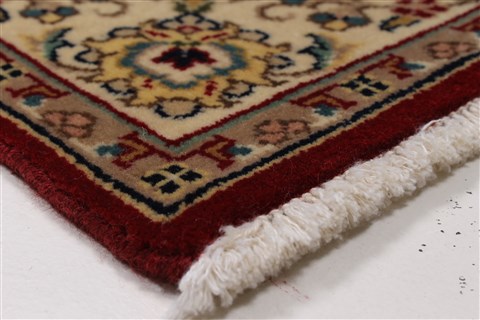 Isfahan Red Runner Hand Knotted 26 X 511 Area Rug 250-26217 Image 7