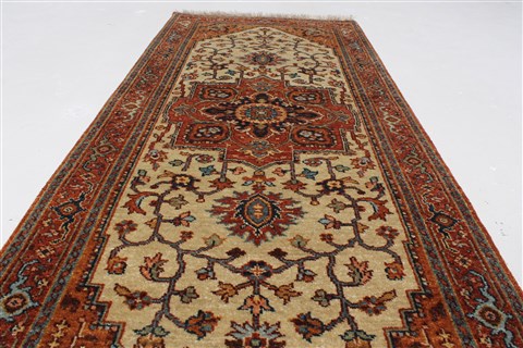 Serapi Beige Runner Hand Knotted 27 X 61 Area Rug 250-26219 Image 1