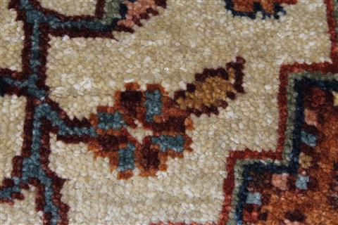 Serapi Beige Runner Hand Knotted 27 X 61 Area Rug 250-26219 Image 7