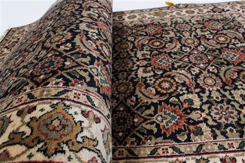 Herati Beige Hand Knotted 28 X 58 Area Rug 250-26225 Image 10