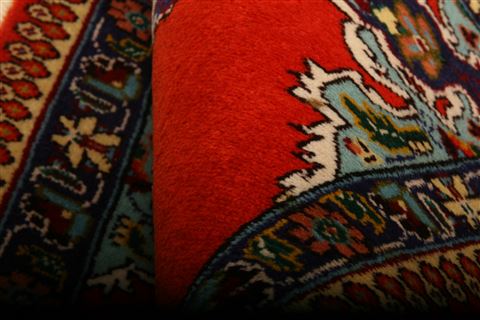 Pak-Persian Red Hand Knotted 110 X 29 Area Rug 100-26240 Image 3