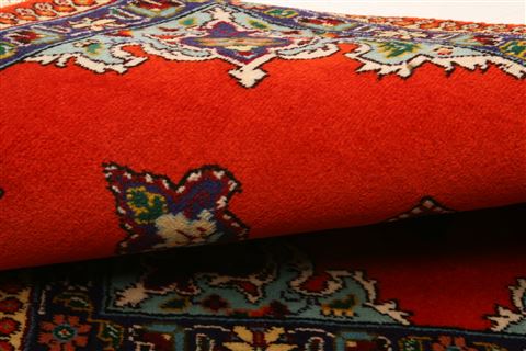 Pak-Persian Red Hand Knotted 110 X 29 Area Rug 100-26240 Image 4