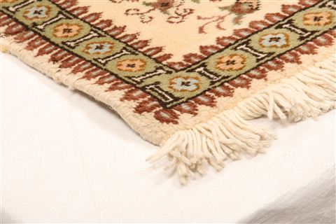 Tabriz Beige Hand Knotted 19 X 28 Area Rug 253-26244 Image 7