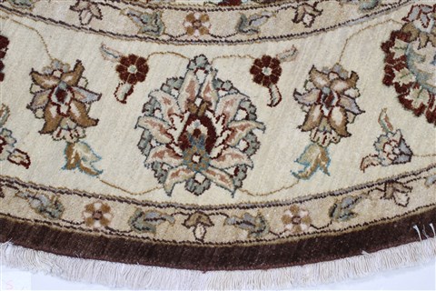 Pishavar Beige Round Hand Knotted 80 X 80 Area Rug 250-26249 Image 2
