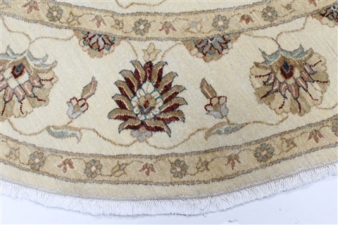 Pishavar Beige Round Hand Knotted 80 X 81 Area Rug 250-26258 Image 3