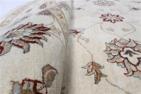 Pishavar Beige Round Hand Knotted 80 X 81 Area Rug 250-26258 Image 9