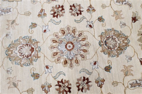 Chobi Beige Round Hand Knotted 81 X 82 Area Rug 250-26263 Image 4