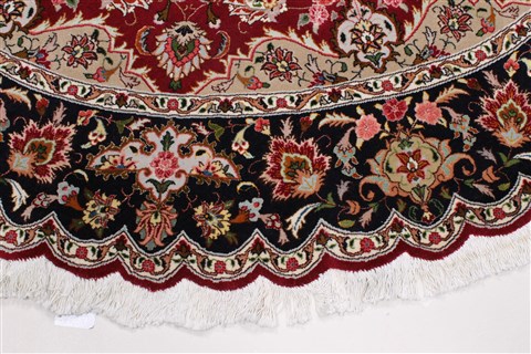Tabriz Purple Round Hand Knotted 69 X 69 Area Rug 250-26268 Image 3