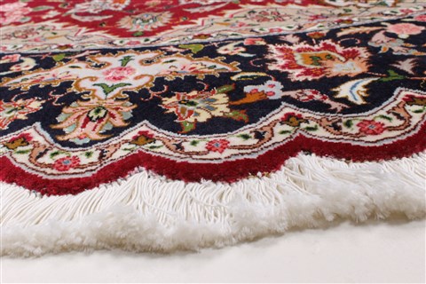 Tabriz Purple Round Hand Knotted 69 X 69 Area Rug 250-26268 Image 5