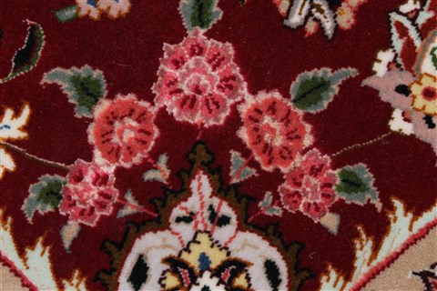 Tabriz Purple Round Hand Knotted 69 X 69 Area Rug 250-26268 Image 6