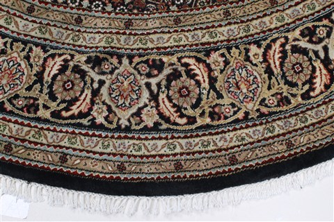 Tabriz Brown Round Hand Knotted 67 X 67 Area Rug 250-26269 Image 3