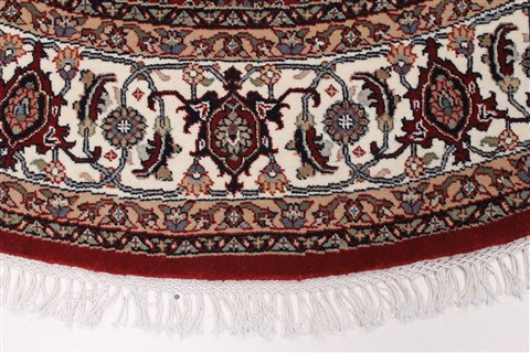 Bidjar Beige Round Hand Knotted 67 X 67 Area Rug 250-26270 Image 3