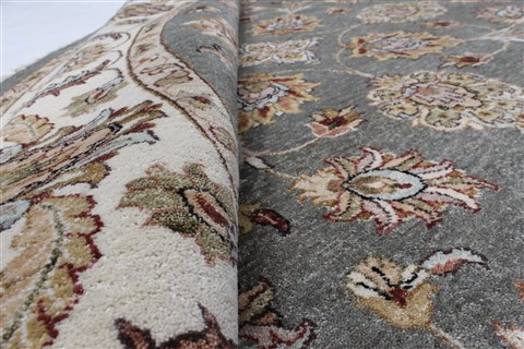 Kashan Beige Round Hand Knotted 80 X 80 Area Rug 250-26324 Image 2