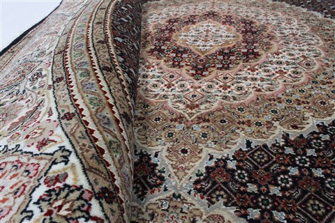 Tabriz Brown Round Hand Knotted 85 X 85 Area Rug 250-26333 Image 9