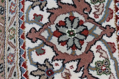 Tabriz Beige Round Hand Knotted 84 X 84 Area Rug 250-26337 Image 7