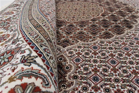 Tabriz Beige Round Hand Knotted 84 X 84 Area Rug 250-26337 Image 9