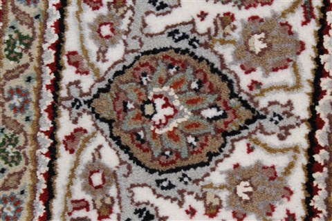 Mahi Brown Round Hand Knotted 611 X 611 Area Rug 250-26343 Image 7