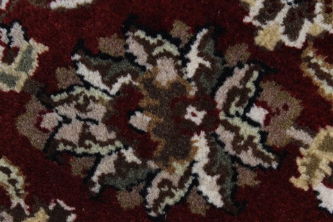 Kashan Beige Round Hand Knotted 711 X 711 Area Rug 250-26378 Image 10