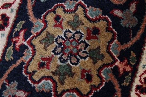 Kashan Blue Round Hand Knotted 80 X 80 Area Rug 250-26395 Image 10