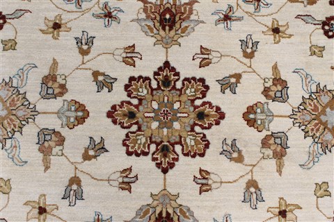 Chobi Beige Round Hand Knotted 711 X 711 Area Rug 250-26398 Image 4