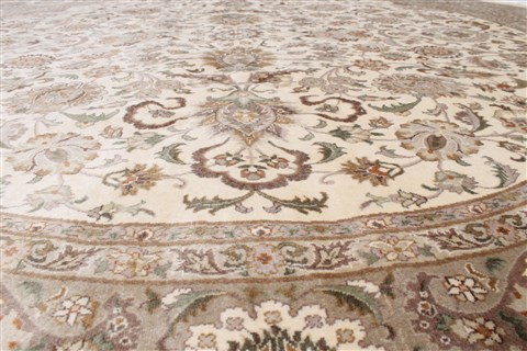 Tabriz Beige Round Hand Knotted 80 X 81 Area Rug 250-26403 Image 3