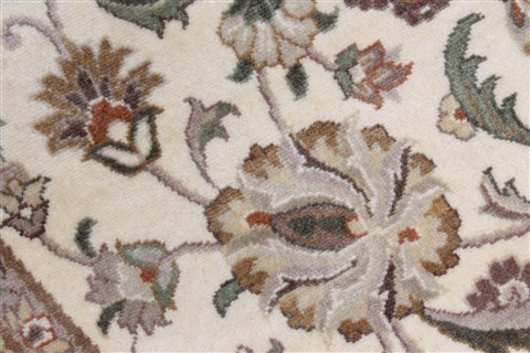 Tabriz Beige Round Hand Knotted 80 X 81 Area Rug 250-26403 Image 7