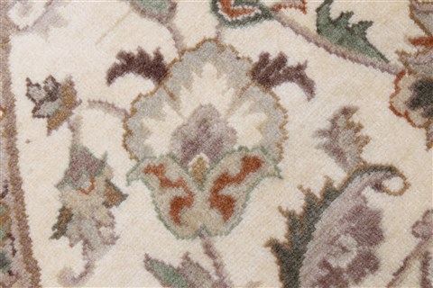 Tabriz Beige Round Hand Knotted 80 X 81 Area Rug 250-26403 Image 8