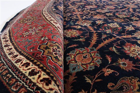 Semnan Purple Round Hand Knotted 711 X 711 Area Rug 250-26432 Image 10