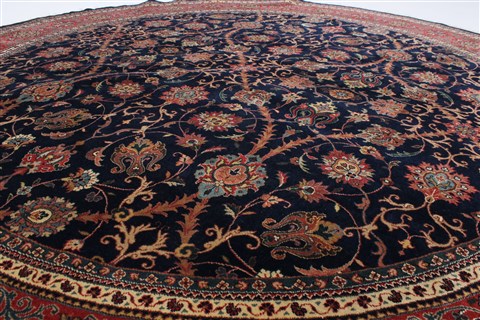 Semnan Purple Round Hand Knotted 711 X 711 Area Rug 250-26432 Image 2