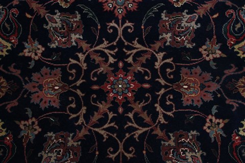 Semnan Purple Round Hand Knotted 711 X 711 Area Rug 250-26432 Image 4