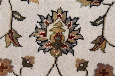 Kashmar Beige Round Hand Knotted 77 X 77 Area Rug 250-26448 Image 7